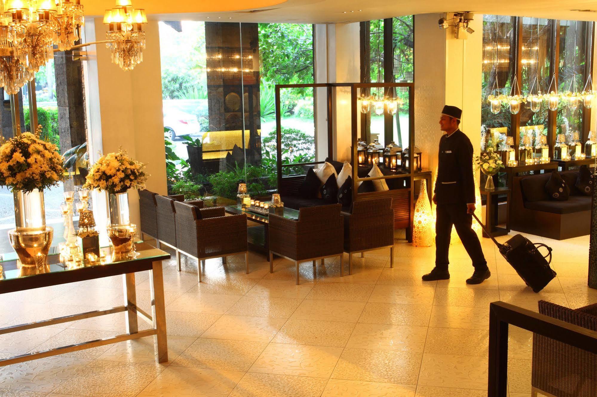 The Sulo Riviera Hotel Кесон-Сіті Екстер'єр фото